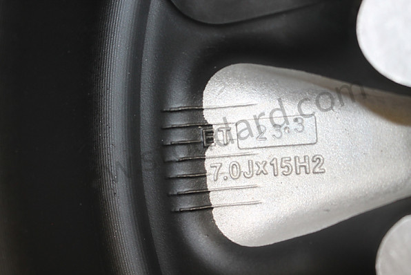 911361020117PB - Maxilite  Wheel 15 X 7-Inch 23.3mm Offset Polished Lip And Petals, Black Insets for Porsche 