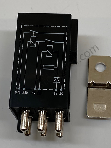 91161815402 - DME Relay for 911 1984-1989 for Porsche 911 87-89 &bull; 1987 &bull; 3.2 G50 &bull; Coupe &bull; Manual Gearbox, 5 Speed