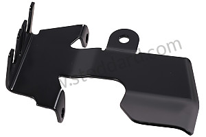 RETAINING BRACKET OPTION: DIFFERENTIAL LOCK REAR CENTRE DIFFERENTIAL LOCK (Option code: I1Y1)
