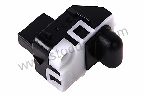 SENSOR OPTION: CLIMATRONIC FREE OF CFCS (Option code: I9AD), OPTION: 4 ZONE AIR CONDITIONING SYSTEM (Option code: I9AH)