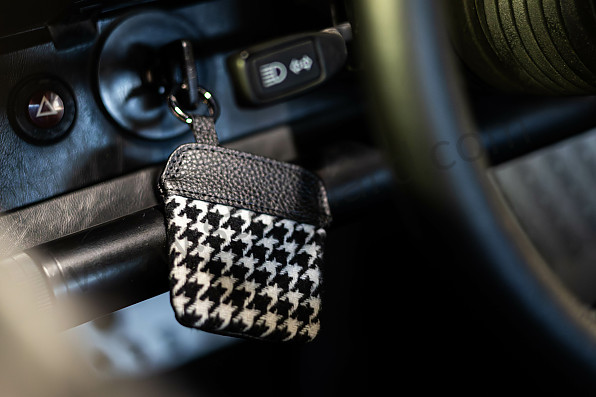 99A001018360 - KEY RING CASE - PEPITA LEATHER VERSION 2 for Porsche 