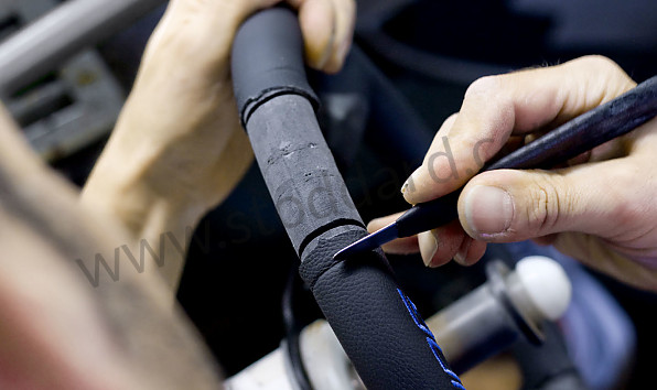 99A001024514 - BLACK LEATHER MOMO PROTOTIPO THREE-SPOKE STEERING WHEEL for Porsche 924 80-85 &bull; 1980 &bull; 924 Turbo &bull; Coupe &bull; Manual Gearbox, 5 Speed
