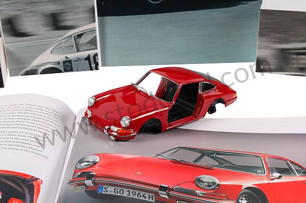 99A001083260 - 911 RED 1/24 SCALE MODEL WITH ENGINE SOUND AND LED (ENGLISH & GERMAN) for Porsche 