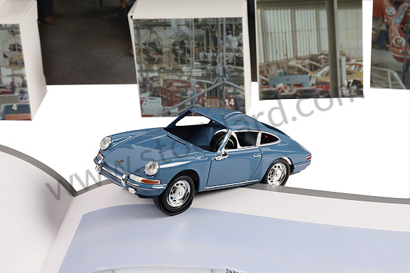 99A001083261 - 911 CLASSIC (1963) BLUE ADVENT CALENDAR 1/43 SCALE WITH ENGINE SOUND (ENGLISH & GERMAN) for Porsche 