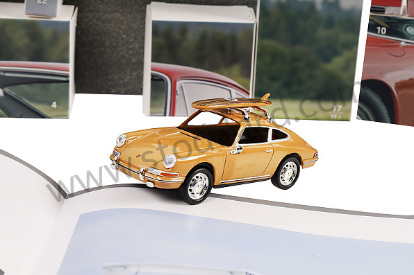 99A001083262 - 911 YELLOW ADVENT CALENDAR 1/43 SCALE WITH ENGINE SOUND (ENGLISH & GERMAN) - LIMITED EDITION WITH ROOF SURFING for Porsche 