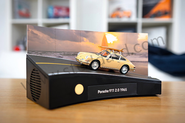 99A001083262 - 911 YELLOW ADVENT CALENDAR 1/43 SCALE WITH ENGINE SOUND (ENGLISH & GERMAN) - LIMITED EDITION WITH ROOF SURFING for Porsche 