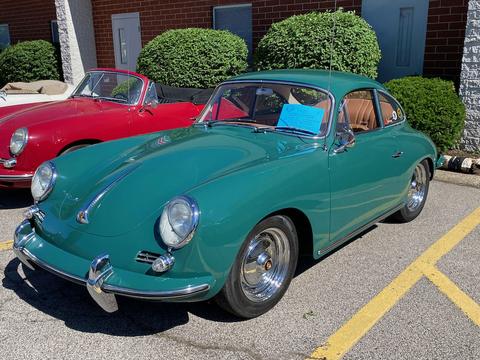 Dan Mainzer’s Smyrna Green 356B was stunning in the sunlight.