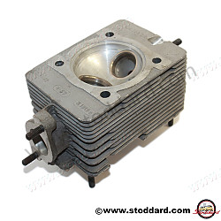 Nos Cylinder Head, Bare For 1968 911 2.0 Carbureted With Exhaust Air Pump Port  (90110403307)
