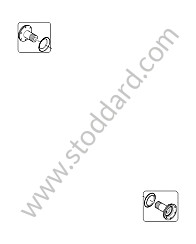 OUTPUT FLANGE Without OPTION:  DIFFERENTIAL LOCK REAR CENTRE DIFFERENTIAL LOCK (Option code: I1Y1)